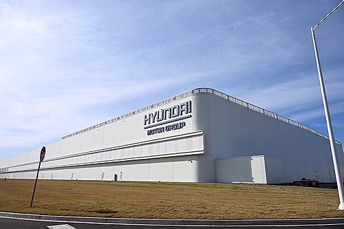 Massive ICE raid at Hyundai Battery plant detains 475 workers